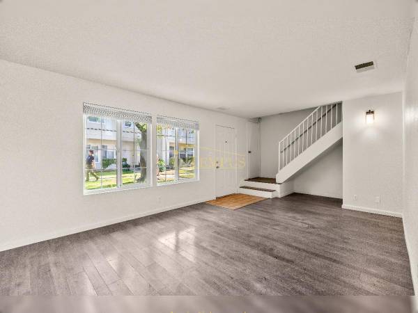 394 Don Giovanni Ct photo 3