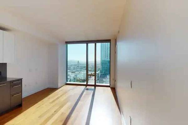 399 Fremont photo 5