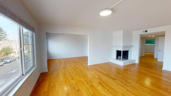 1040 Ashbury photo 3