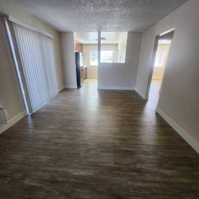 2BR/1BA Single Family House on Dutton Avenue - 7 · Santa Rosa photo 4