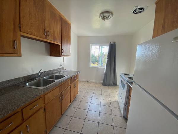 2BR/1BA Apartment on Stuart Street · Berkeley photo 3
