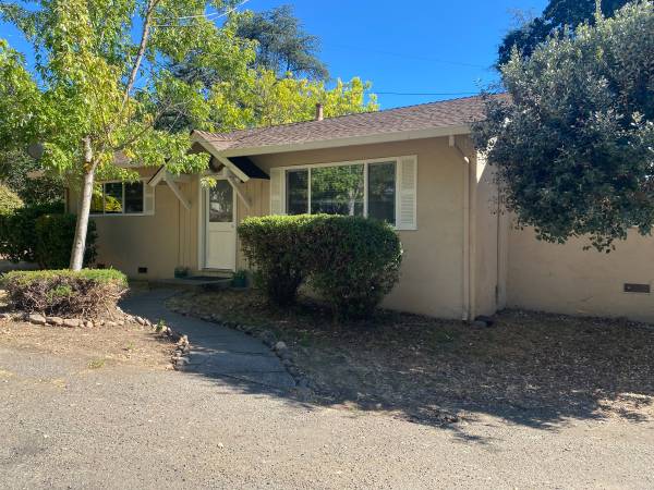 2BR/1BA Duplex on Creekside Ct · Glen Ellen photo 3