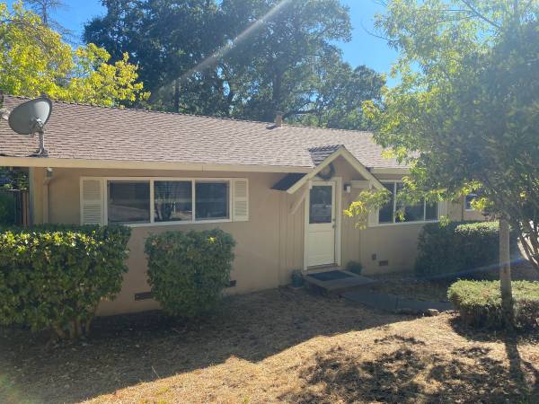 2BR/1BA Duplex on Creekside Ct · Glen Ellen photo 2