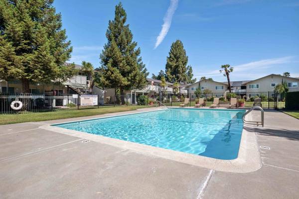 Apartments on First St · San Juan Bautista photo 3