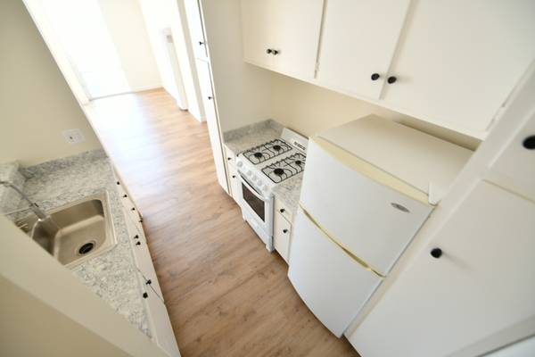2BR/1BA Apartment on Dwight Way · Berkeley photo 5
