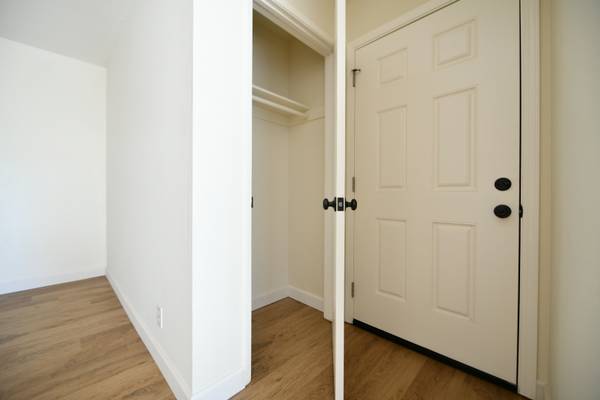 2BR/1BA Apartment on Dwight Way · Berkeley photo 3