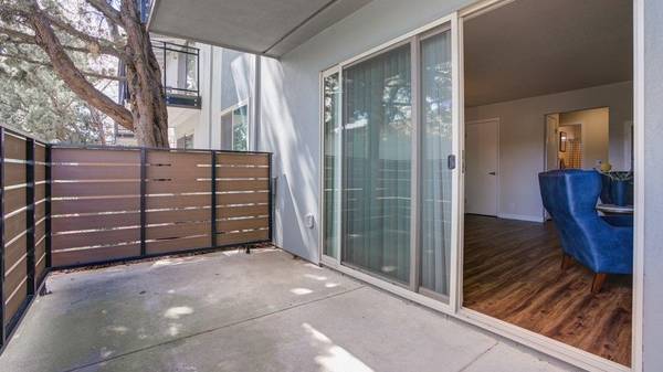 2BR/1BA Apartment · Fairfield photo 4