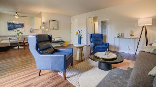 2BR/1BA Apartment · Fairfield photo 5