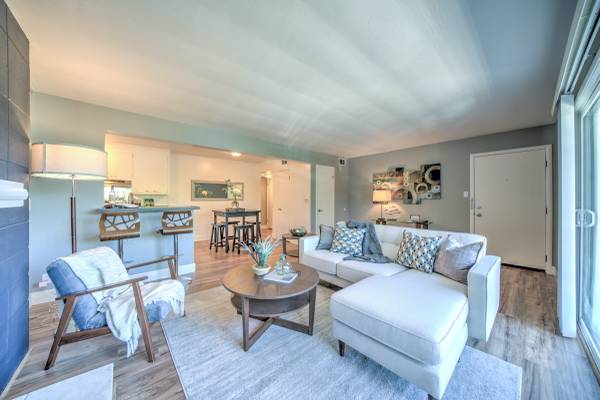 2BR/1BA Apartment · San Francisco photo 2