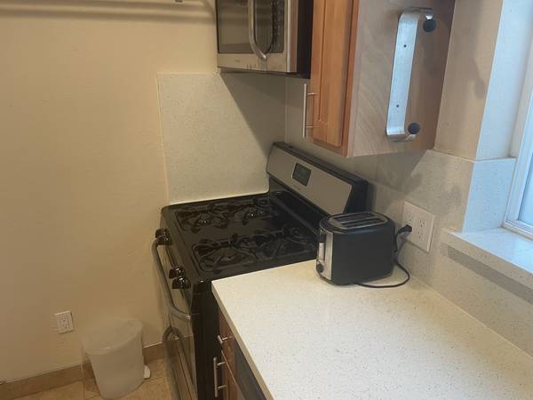 1BR/1BA Apartment · Corte Madera photo 3