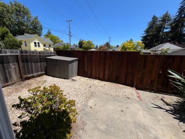 2BR/2BA Single Family House on Berry · Santa Cruz photo 5