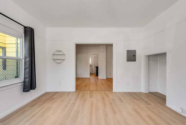 1BR/1BA Apartment · Oakland photo 2