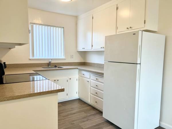 1BR/1BA Apartment · Oakland photo 3