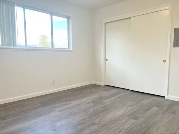 1BR/1BA Apartment · Oakland photo 5