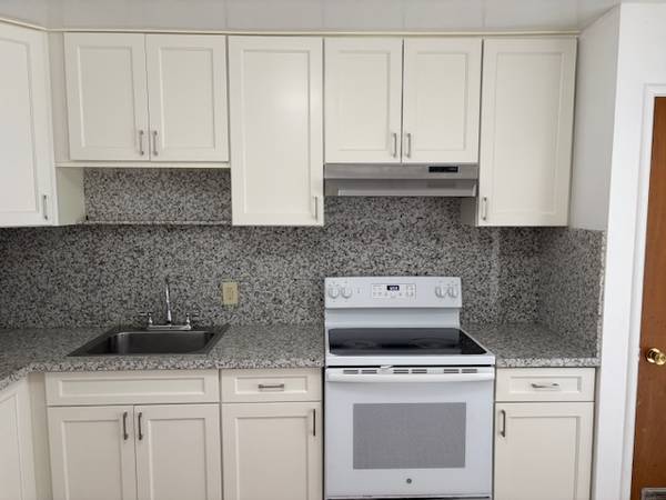 2BR/1BA Apartment · Hayward photo 3
