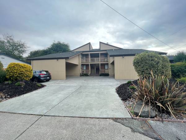 2BR/1BA Apartment on North St · Santa Rosa photo 2