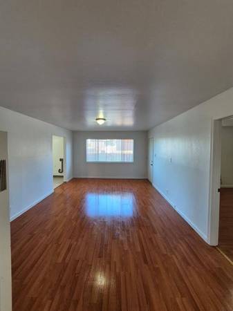 3BR/1BA Apartment · Oakland photo 2