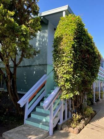 Apartments on Telegraph Ave · Oakland photo 2