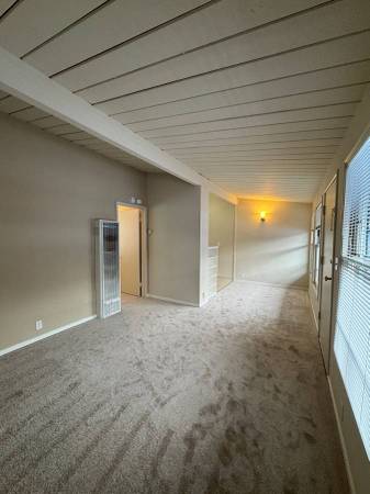 Apartments on Telegraph Ave · Oakland photo 4