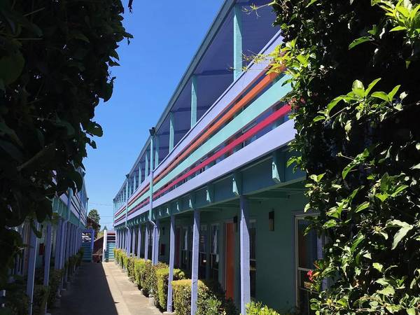 Apartments on Telegraph Ave · Oakland photo 3