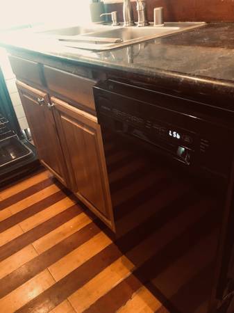 2BR/1BA Apartment · San Francisco photo 4