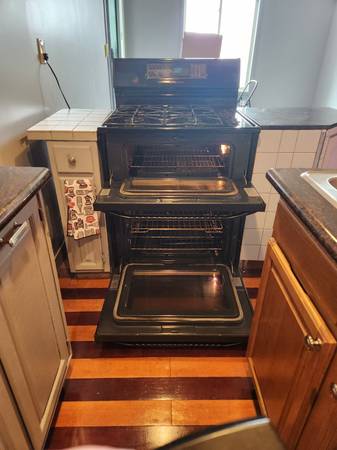 2BR/1BA Apartment · San Francisco photo 5
