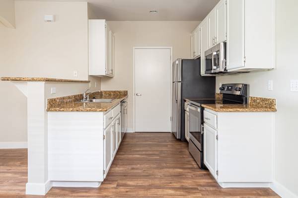 2BR/2BA Apartment · Cupertino photo 5