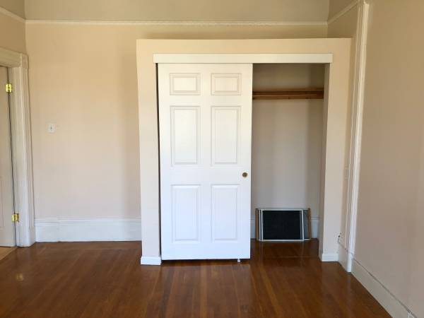 1BR/1BA Apartment · Berkeley photo 4