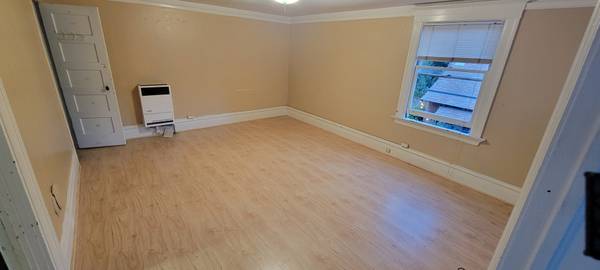 4BR/1BA Apartment on College Ave · Berkeley photo 5