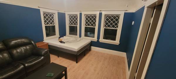 4BR/1BA Apartment on College Ave · Berkeley photo 2
