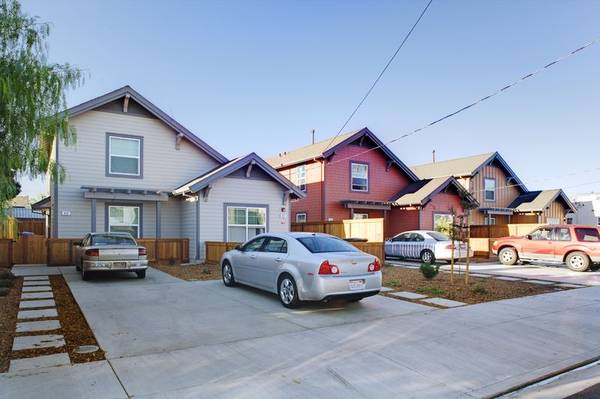 1BR/1BA Townhouse on E 9th Street · Pittsburg photo 2