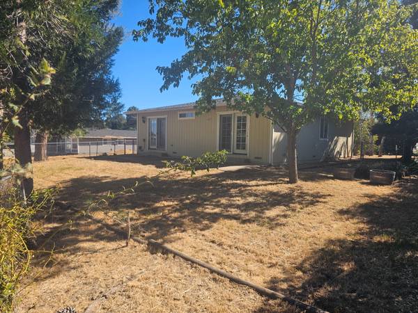 3BR/2BA Single Family House on Fairway Dr · Clearlake Park photo 3