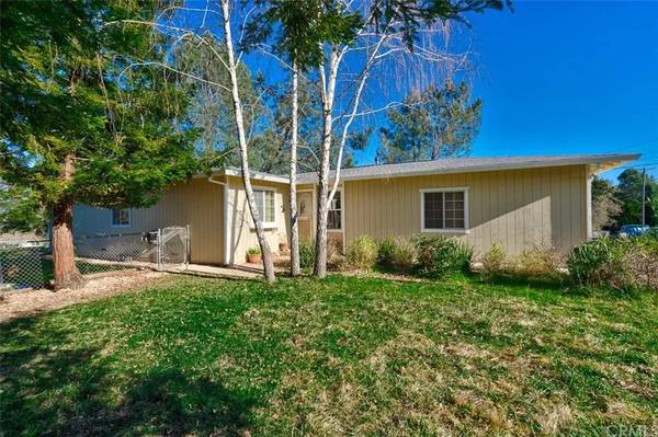 3BR/2BA Single Family House on Fairway Dr · Clearlake Park photo 2