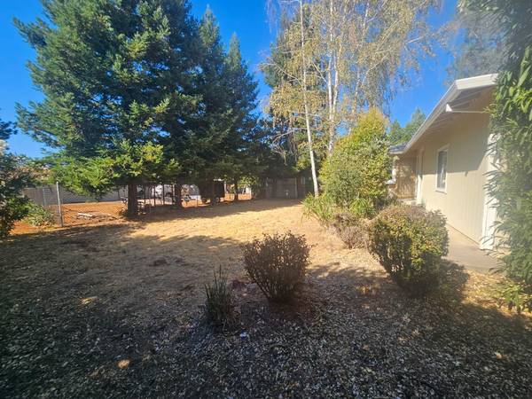 3BR/2BA Single Family House on Fairway Dr · Clearlake Park photo 4