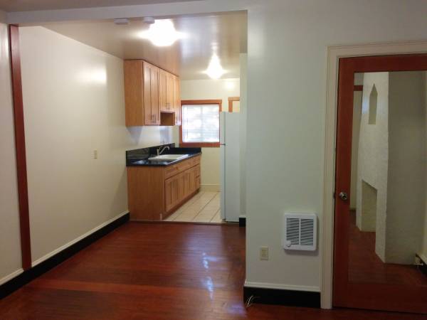 1BR/1BA Apartment · Berkeley photo 3