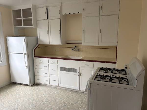 2BR/1BA Apartment · Petaluma photo 3