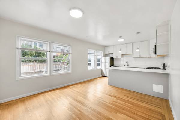 2BR/1BA Apartment on Chestnut Street 03 · San Francisco photo 2