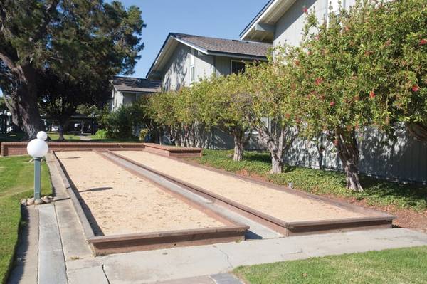 Apartments on Shell Boulevard · Foster City photo 2