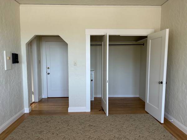0BR/1BA Apartment · Oakland photo 3