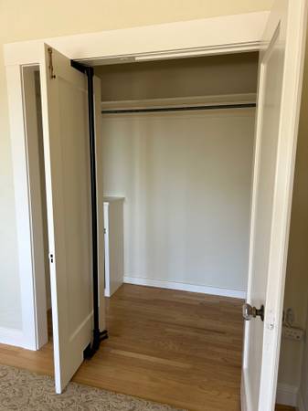 0BR/1BA Apartment · Oakland photo 4