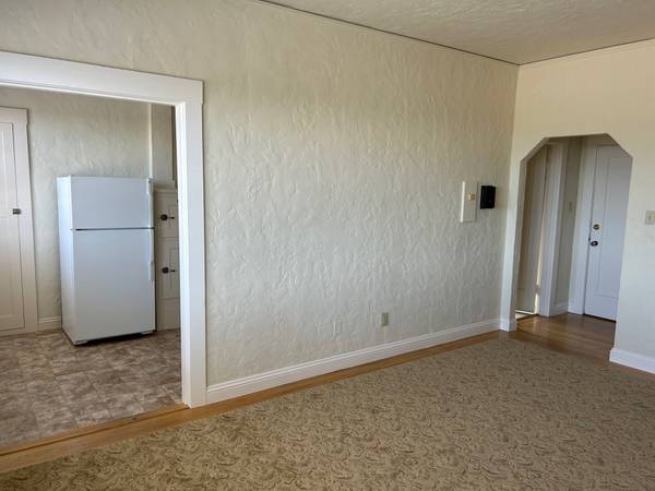 0BR/1BA Apartment · Oakland photo 2