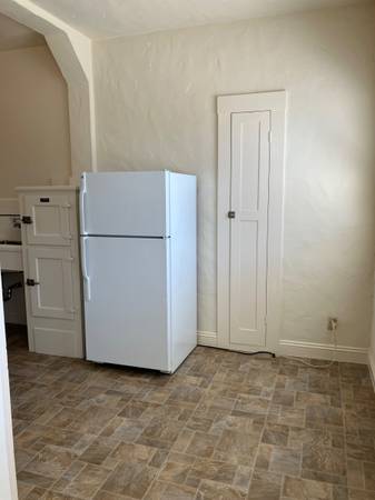 0BR/1BA Apartment · Oakland photo 4