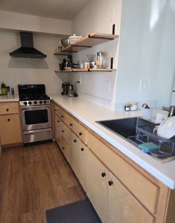 1BR/1BA Duplex on Carleton St · Berkeley photo 2