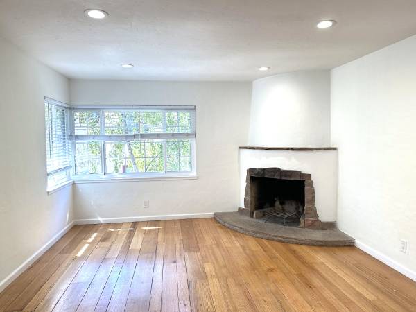 1BR/1BA Apartment · Oakland photo 5