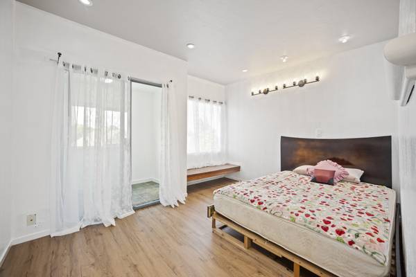 2BR/1BA Apartment · Oakland photo 3