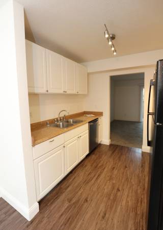 3BR/3BA Townhouse on W. College Ave. · Santa Rosa photo 3