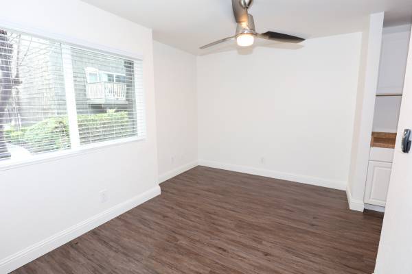 3BR/3BA Townhouse on W. College Ave. · Santa Rosa photo 4