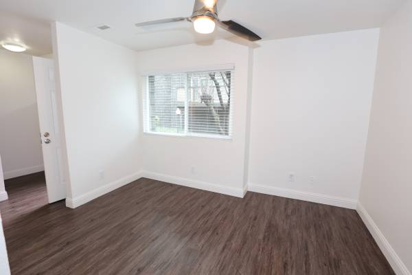 3BR/3BA Townhouse on W. College Ave. · Santa Rosa photo 5