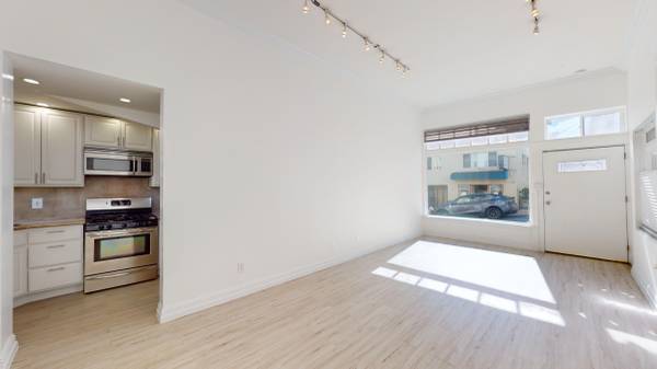 1BR/1BA Apartment on Pacific Ave - Salmon-5 · San Francisco photo 3