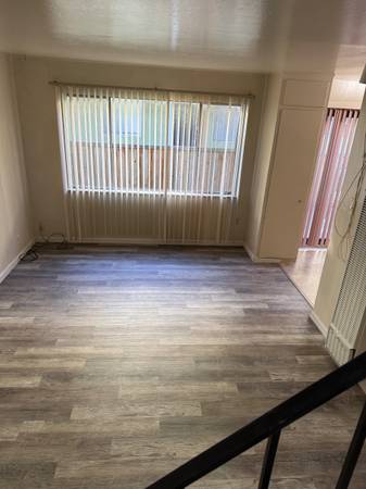 2BR/2BA Townhouse · Emeryville photo 2